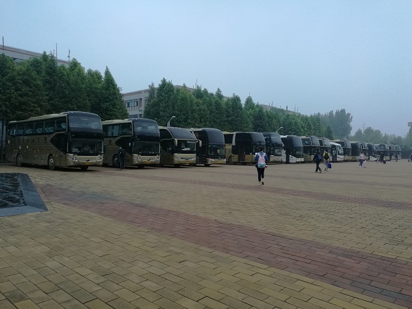 鄭州大巴車租賃:醉漢大巴吸煙被阻止,毆打大巴司機釀事故http://www.dd69.cn/